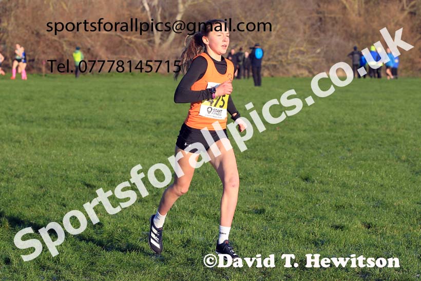 Womens under-17s and under-20s, 2022 North Eastern Cross Country Champs., Temple Park, South Shields.  Photo: David T. Hewitson/Sports for All Pics